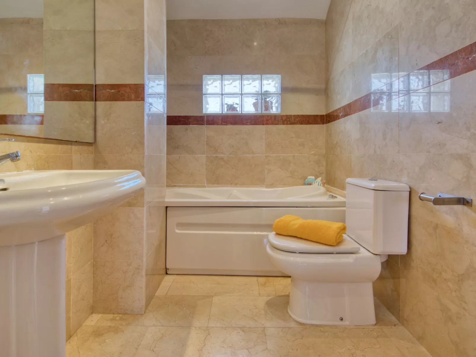 Residencial Roma-Drinnen