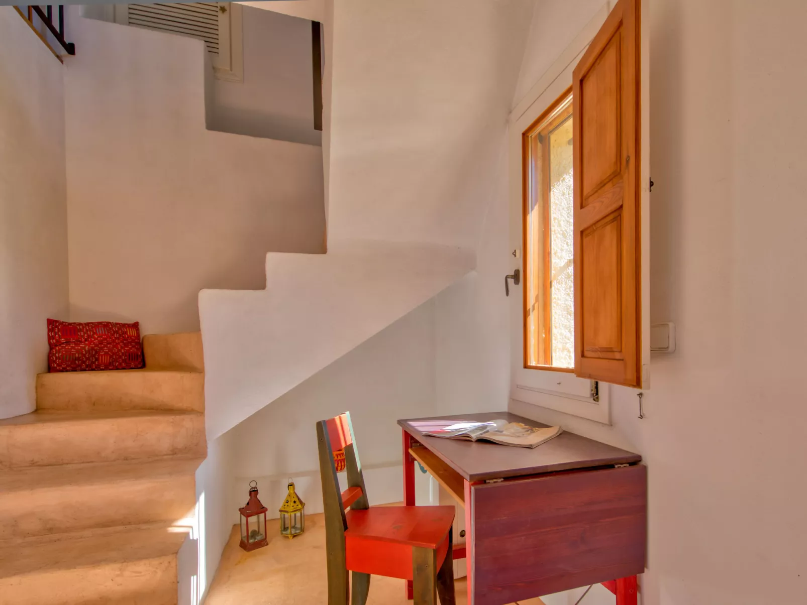 Vista Halcon-Inside