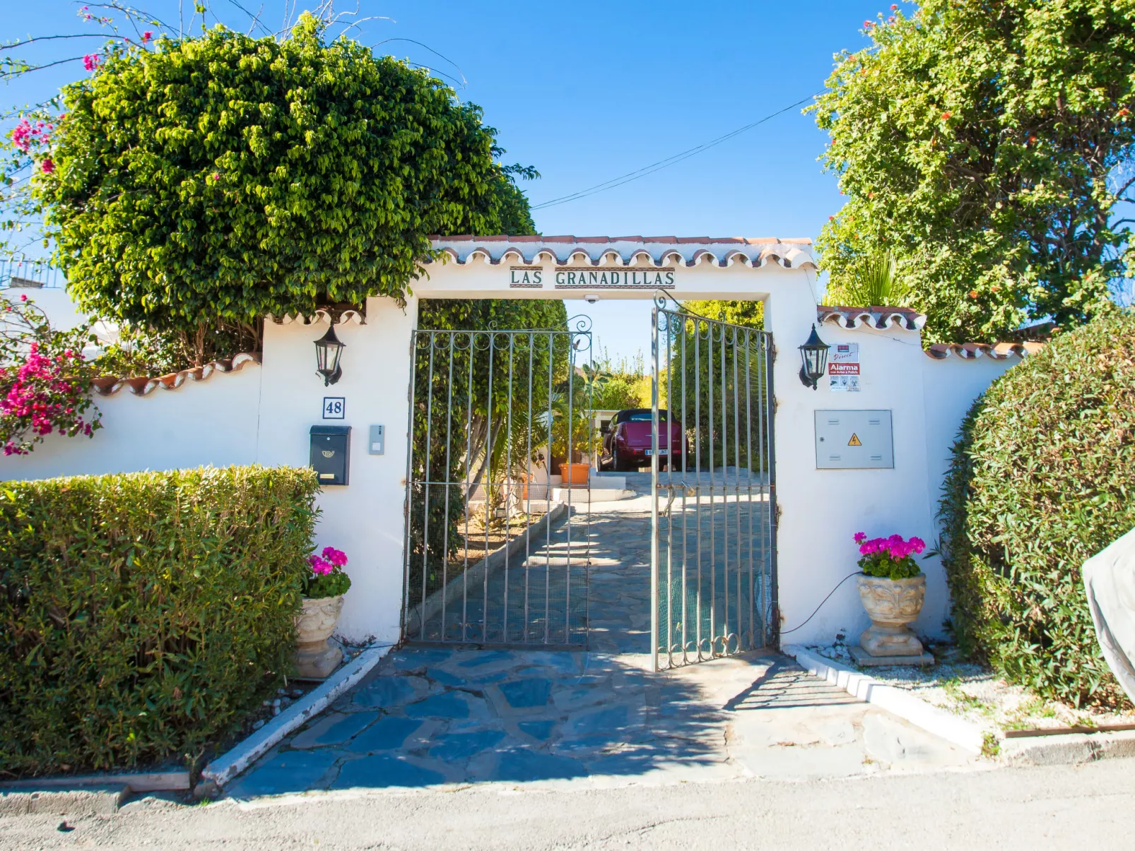 Las Granadillas-Outside