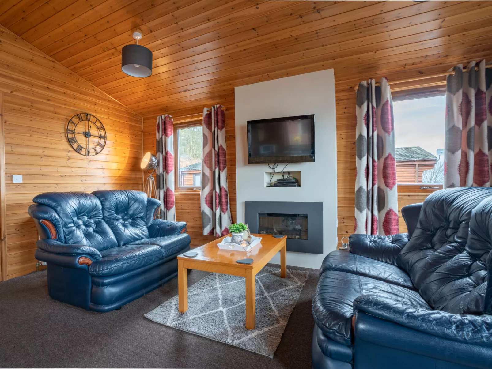 Loch Leven Lodge 12-Inside