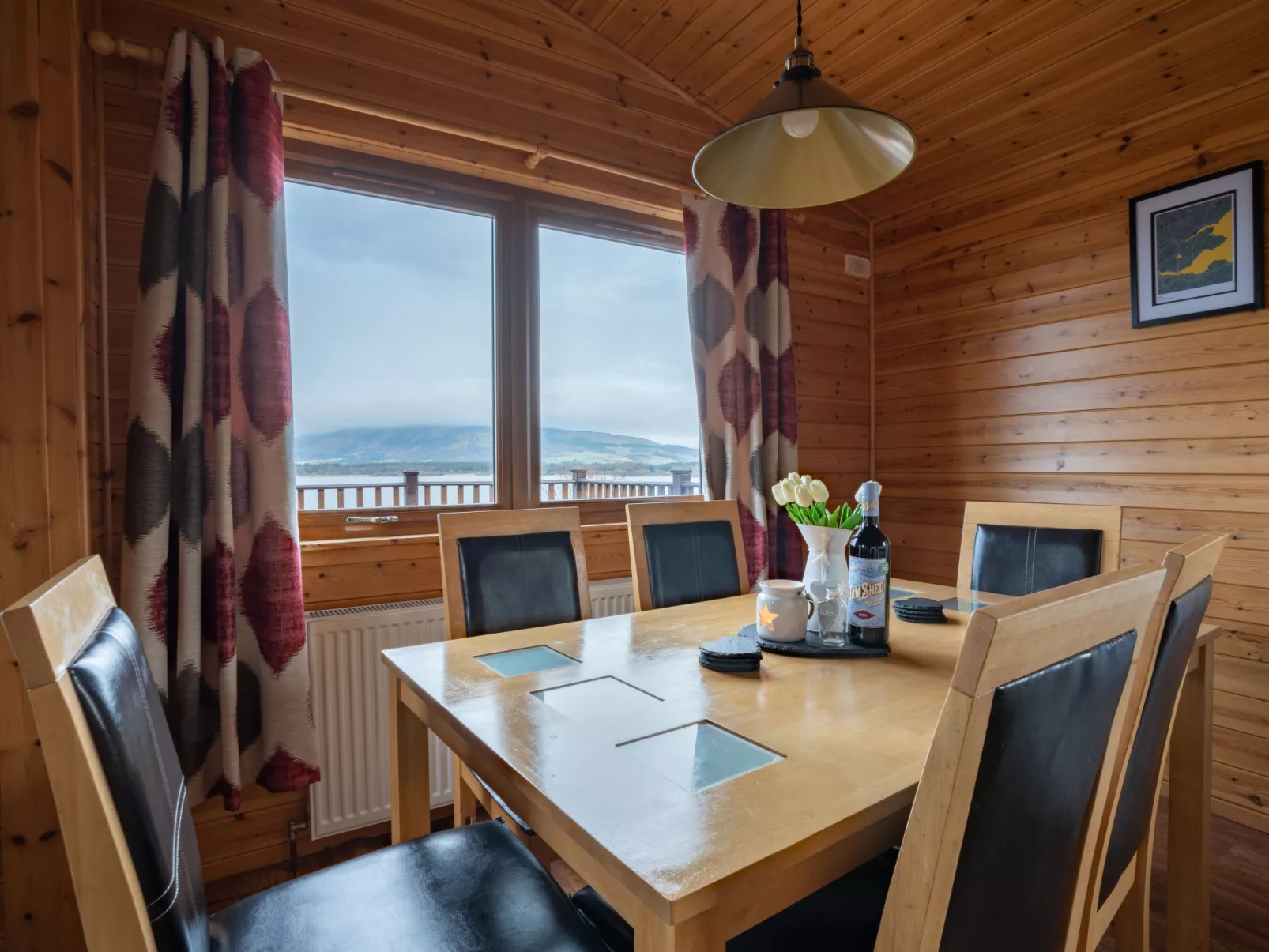 Loch Leven Lodge 12-Inside