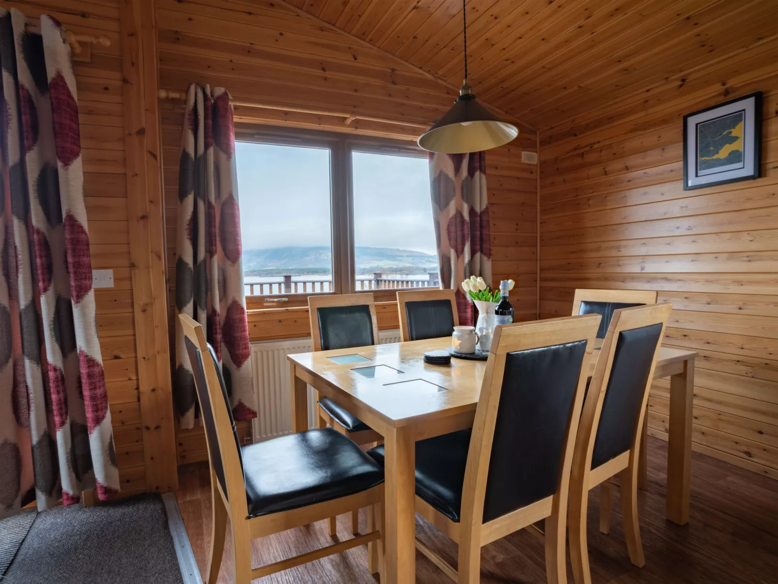 Loch Leven Lodge 12-Inside