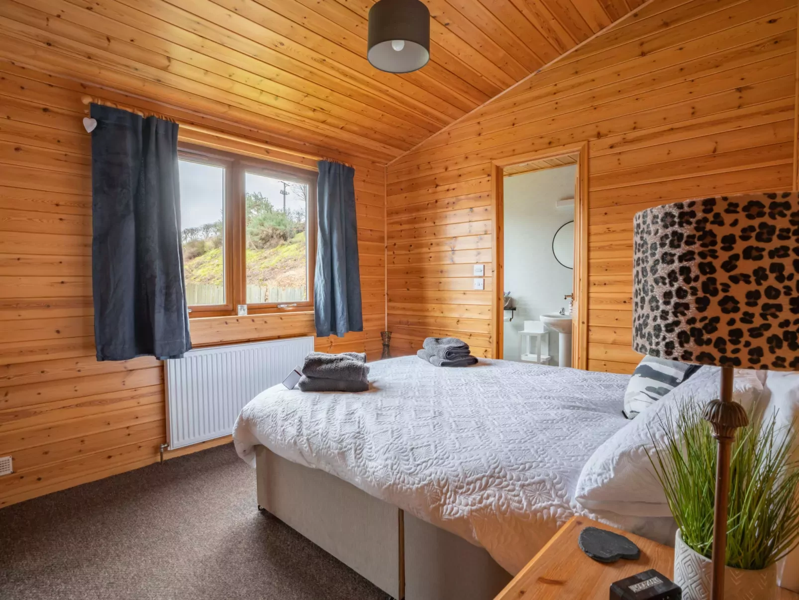 Loch Leven Lodge 12-Inside