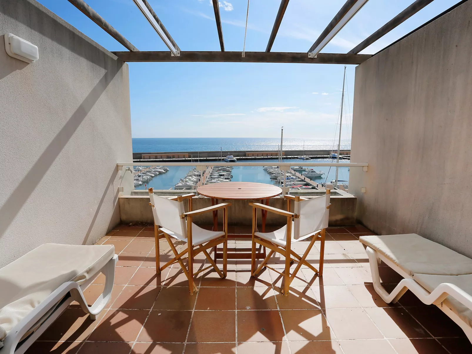 Triplex Mare Nostrum-Outside