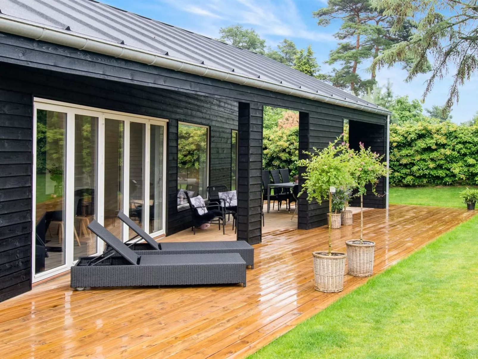 "Dorthie" - 800m from the sea-Outside