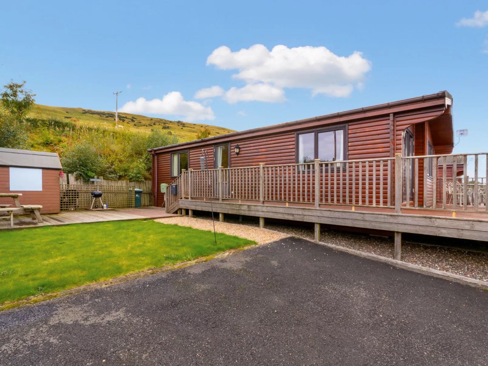 Lodge 9-Outside