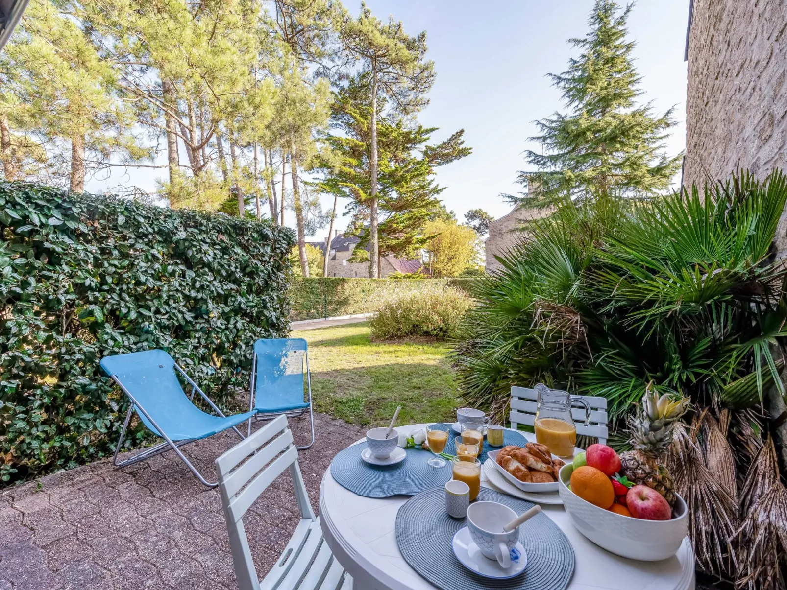 Les Pins-Draußen