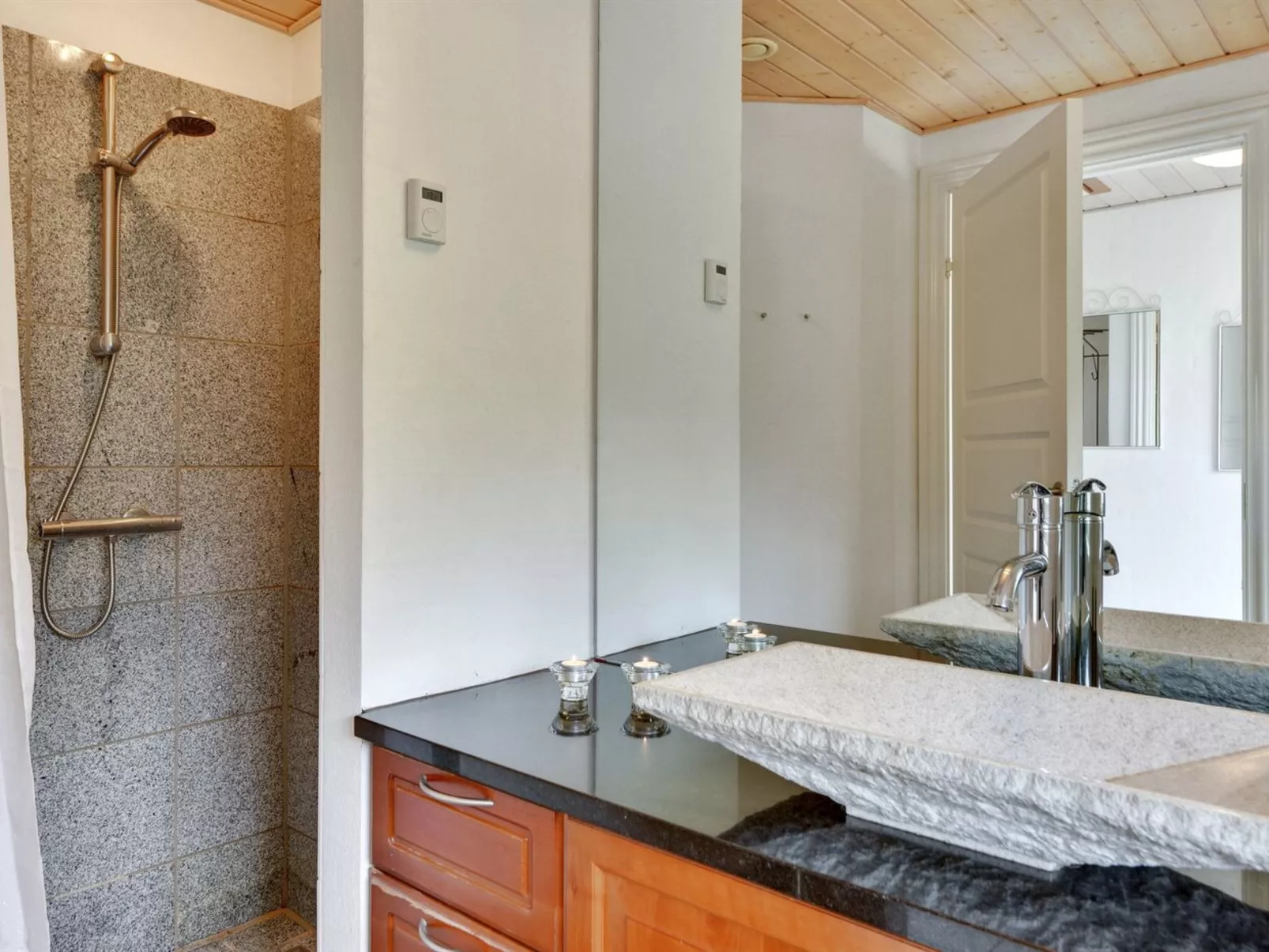 "Barrit" - 2.5km from the sea-Inside