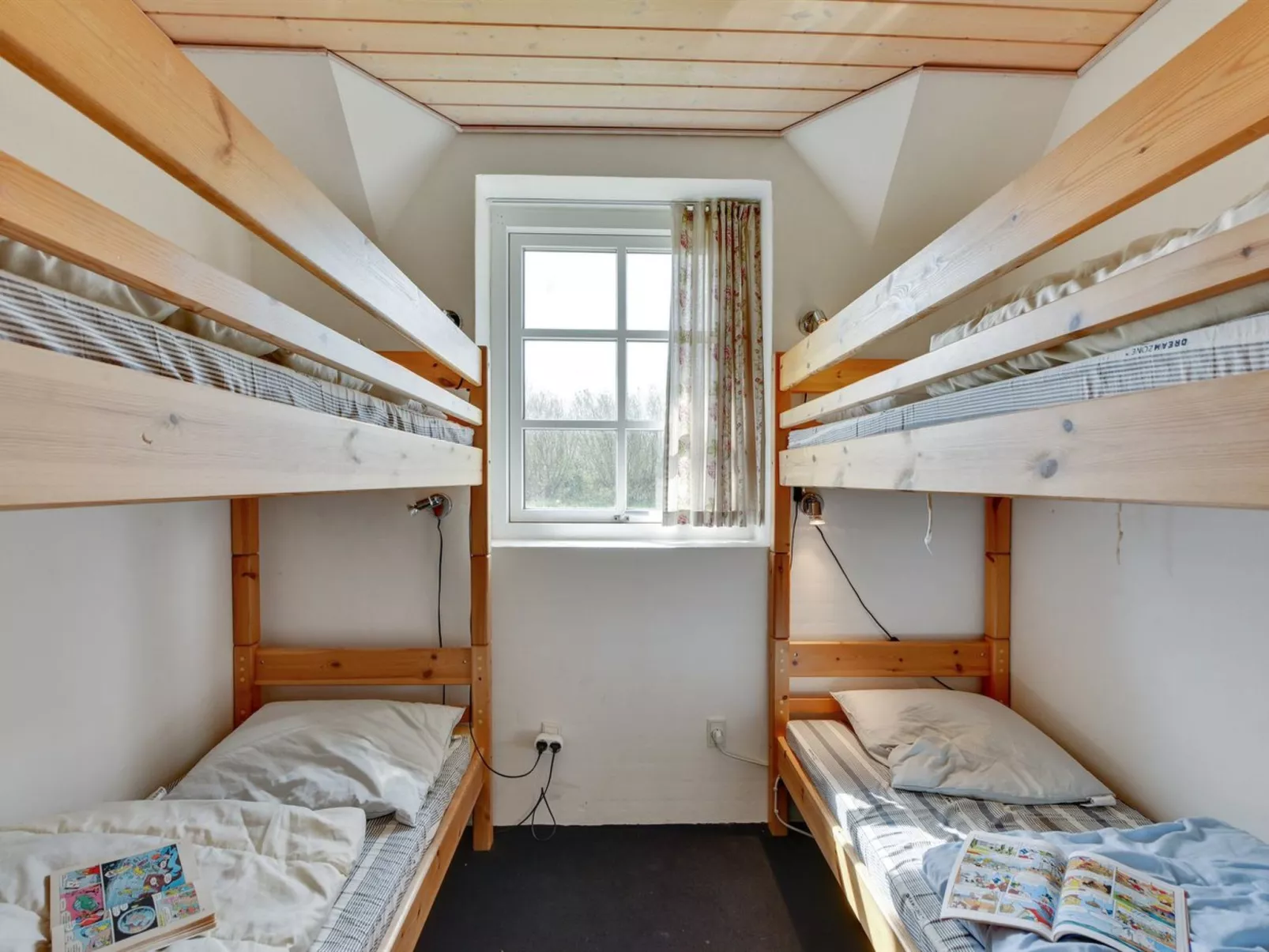 "Barrit" - 2.5km from the sea-Inside