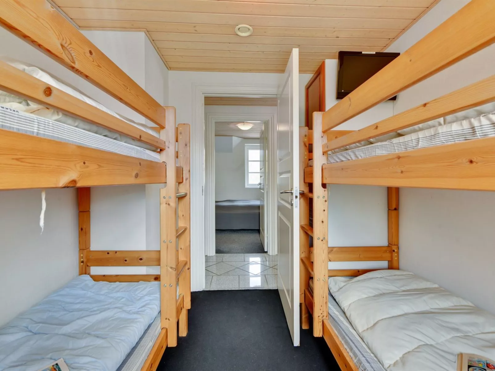 "Barrit" - 2.5km from the sea-Inside