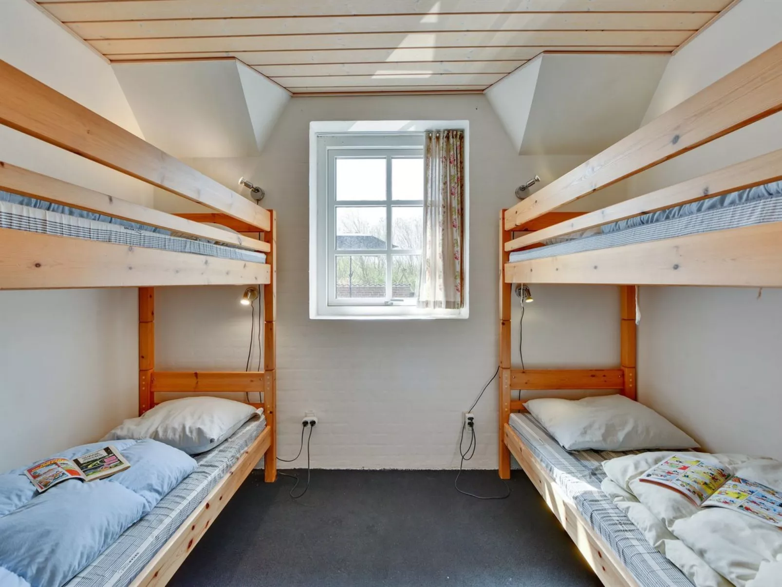 "Barrit" - 2.5km from the sea-Inside