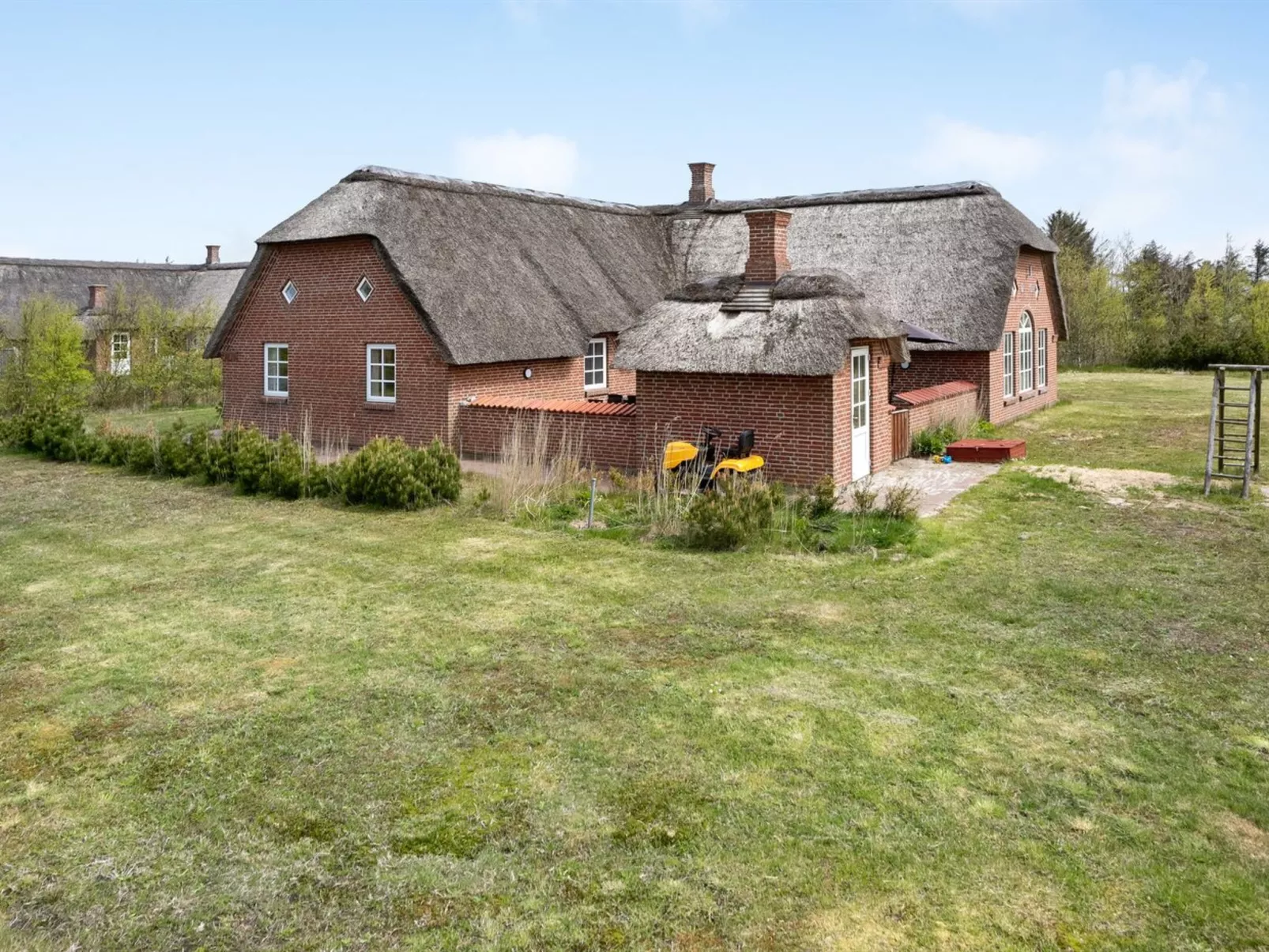 "Barrit" - 2.5km from the sea-Outside