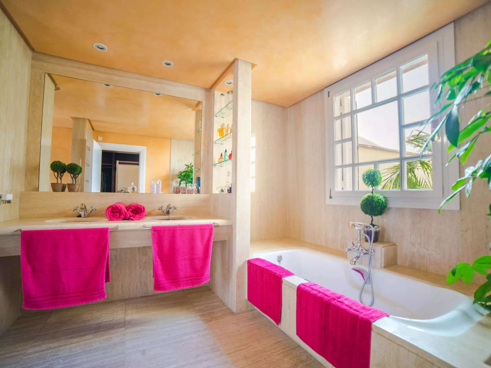 Villa Can Mandol-Inside