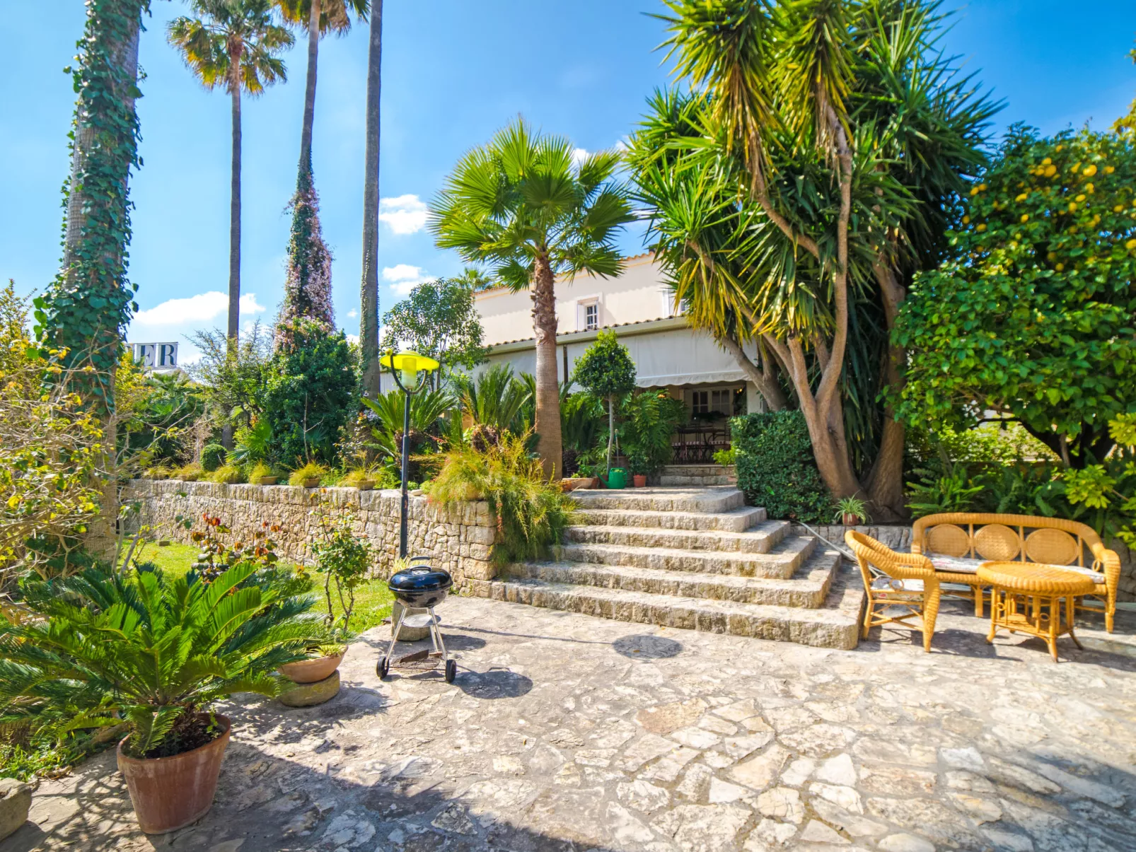 Villa Can Mandol-Outside
