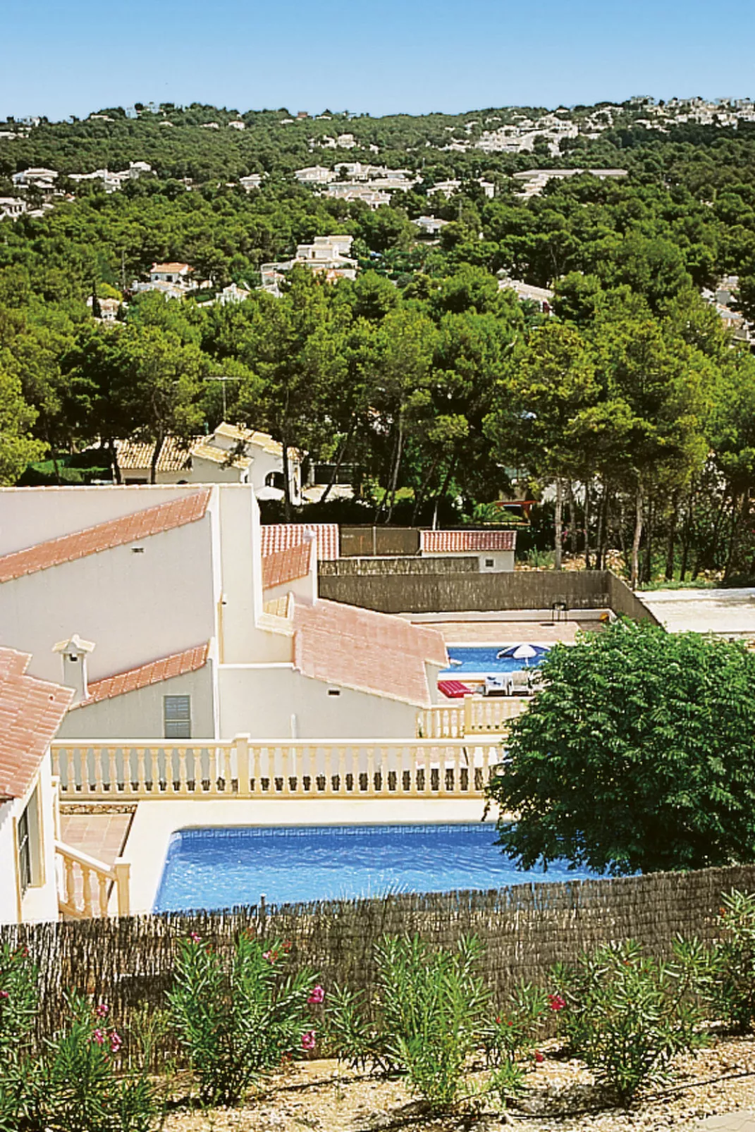 Comino-Outside