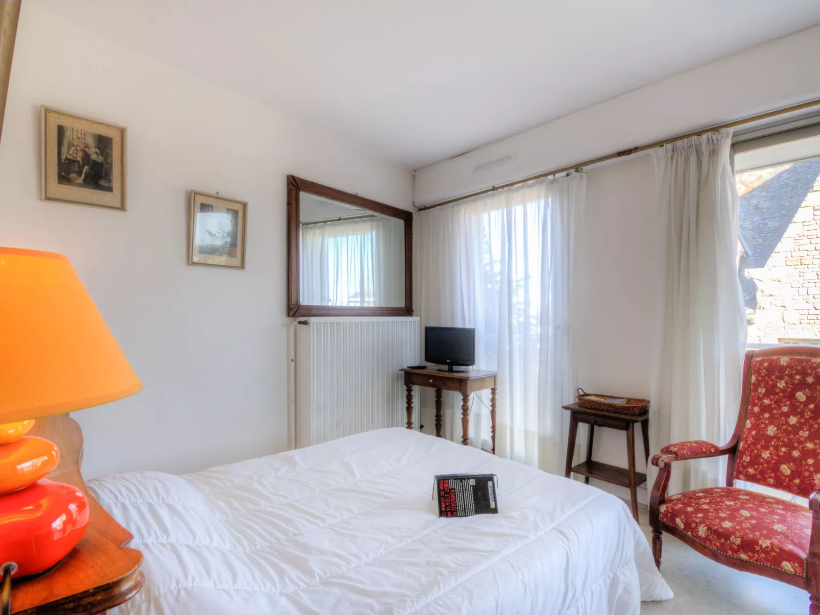 Le Royal Foch-Inside
