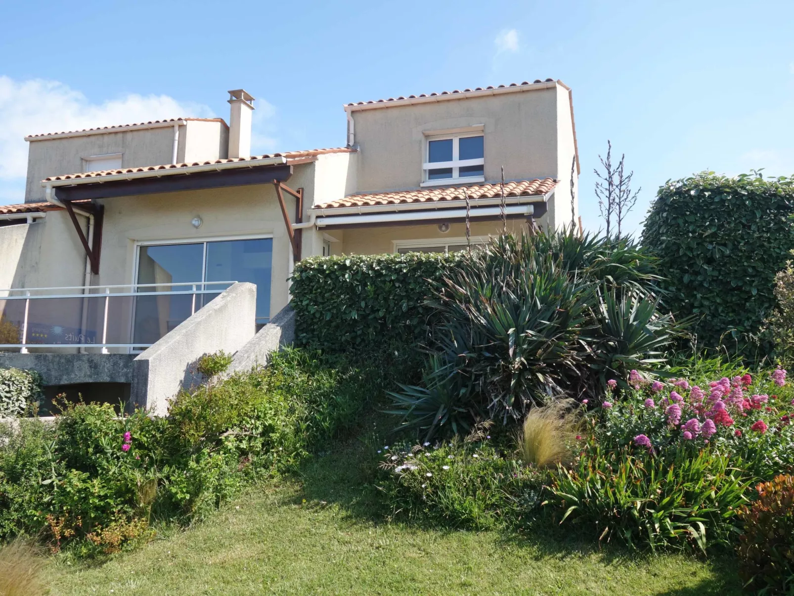 La Grande Côte-Outside