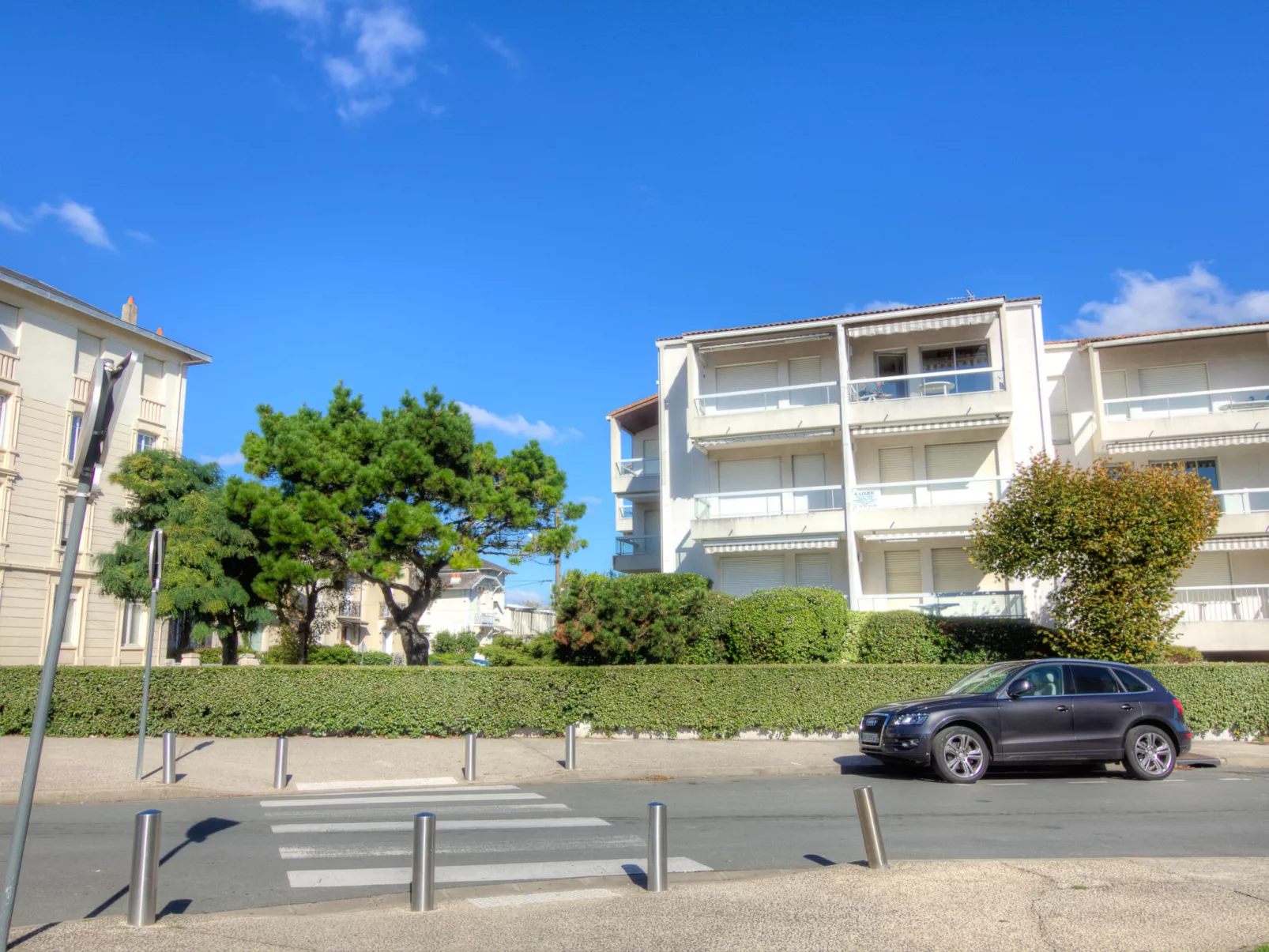 La Plage-Outside
