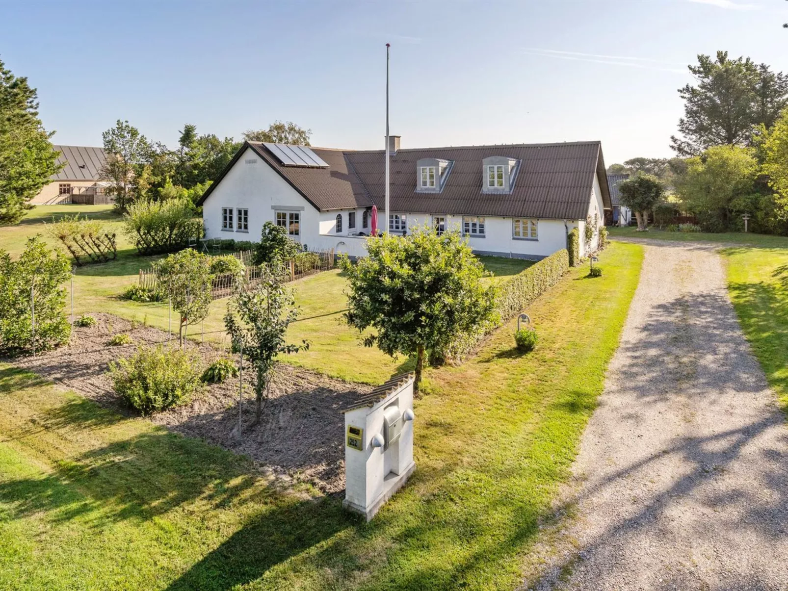 "Rebecca" - 1.5km from the sea