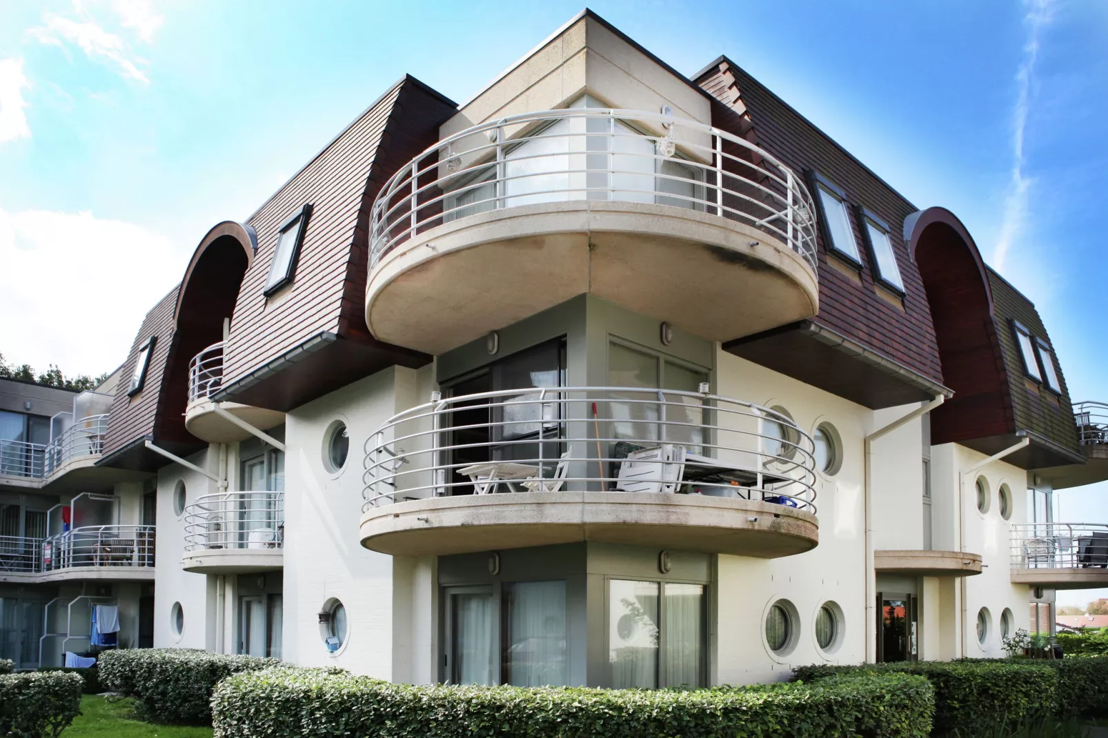 Sunrise-Exterior summer