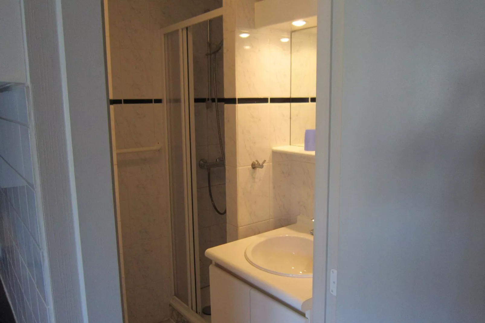 Sunrise-Bathroom
