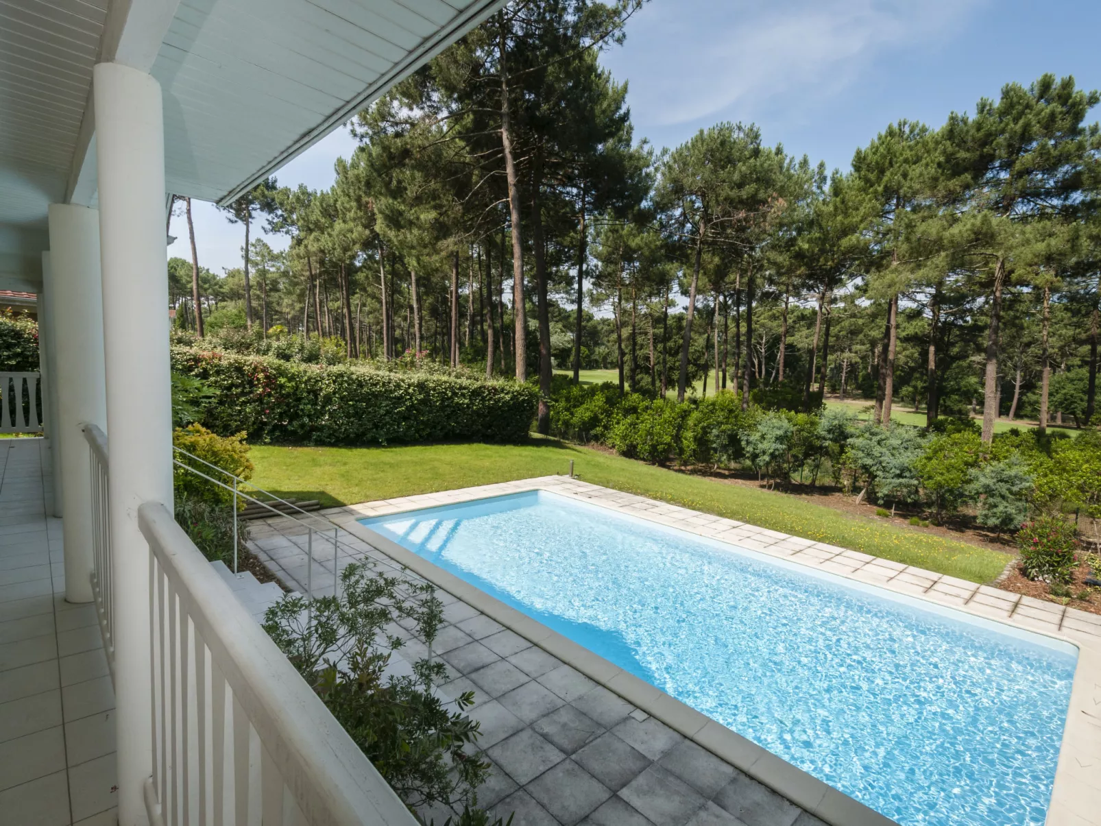 Eden Parc-Outside