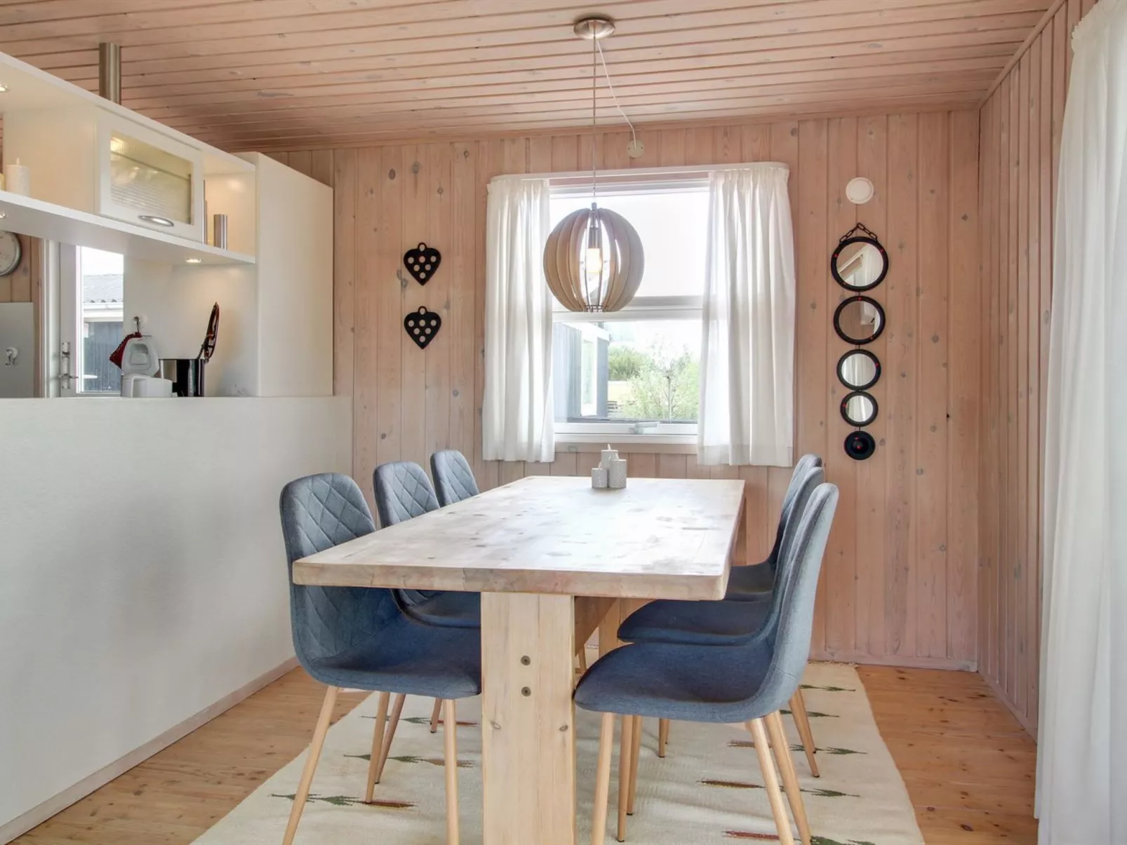 "Allis" - 400m from the sea-Drinnen