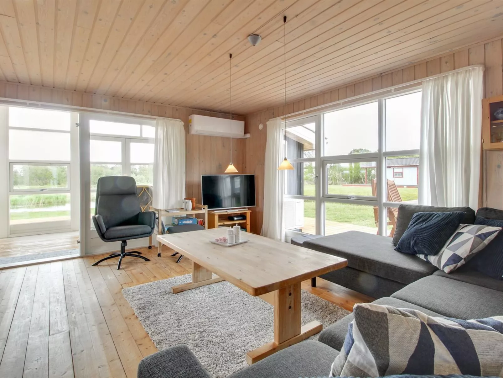 "Allis" - 400m from the sea-Drinnen