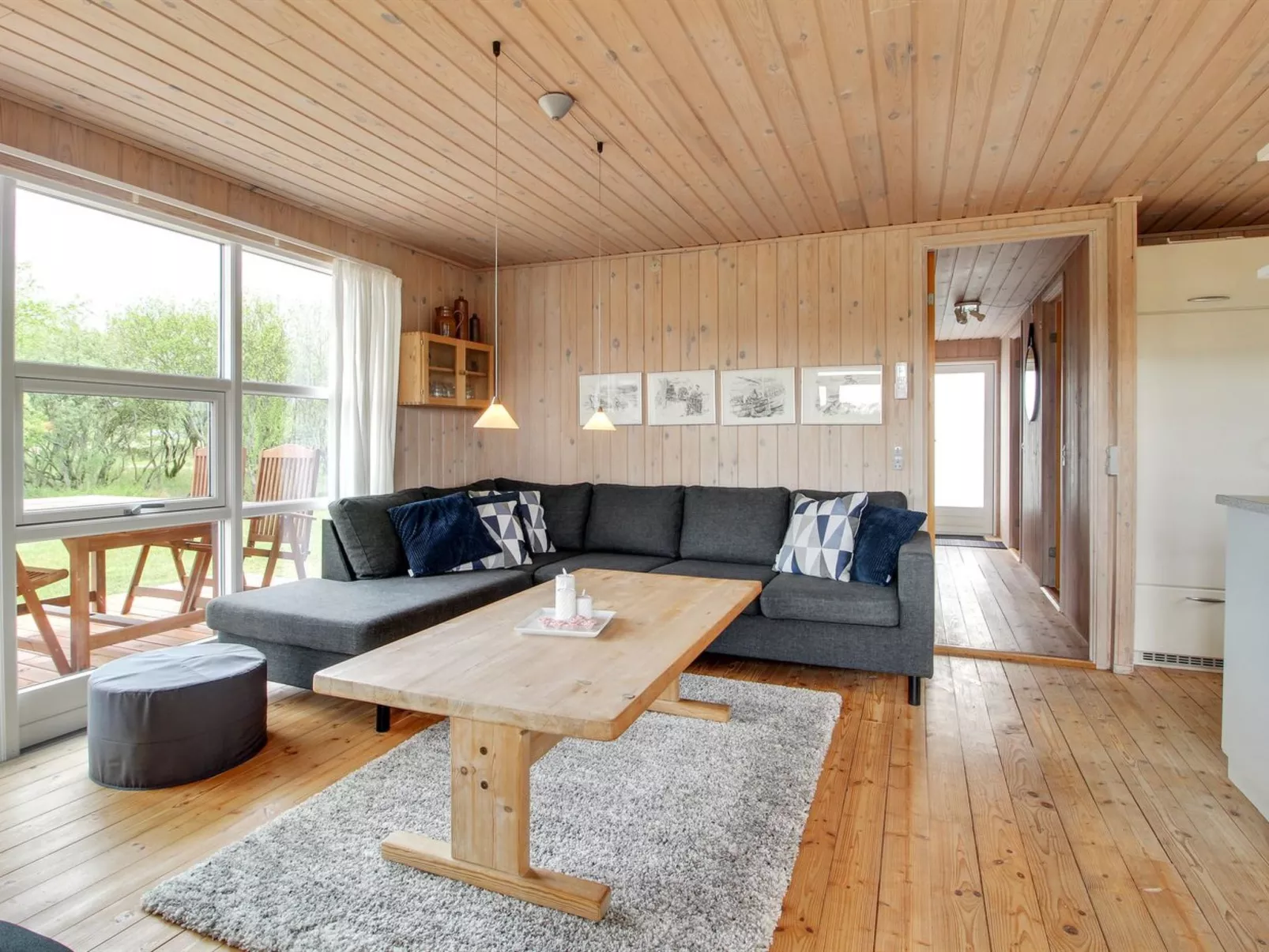 "Allis" - 400m from the sea-Drinnen