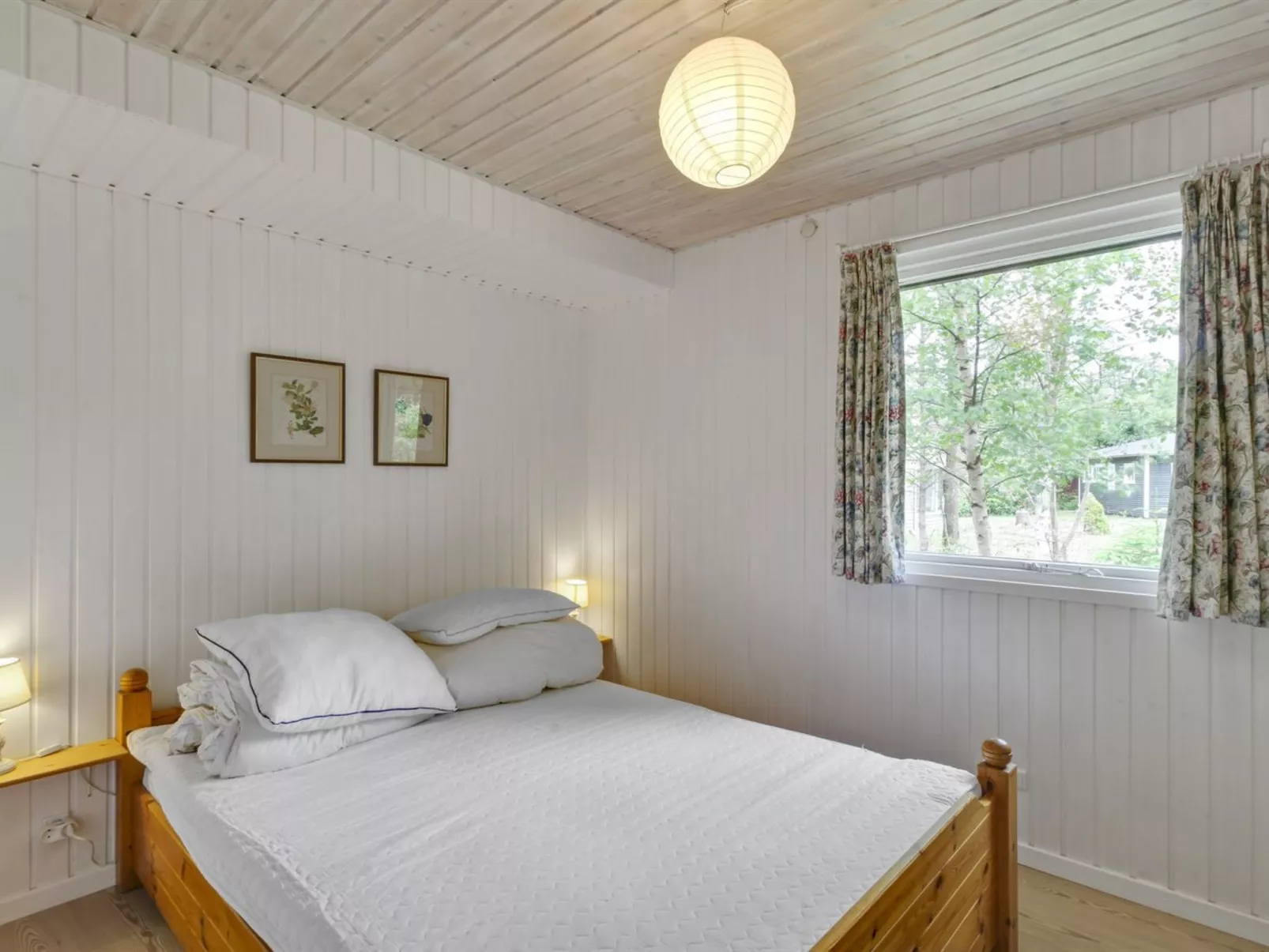 "Chrissie" - 150m from the sea-Inside