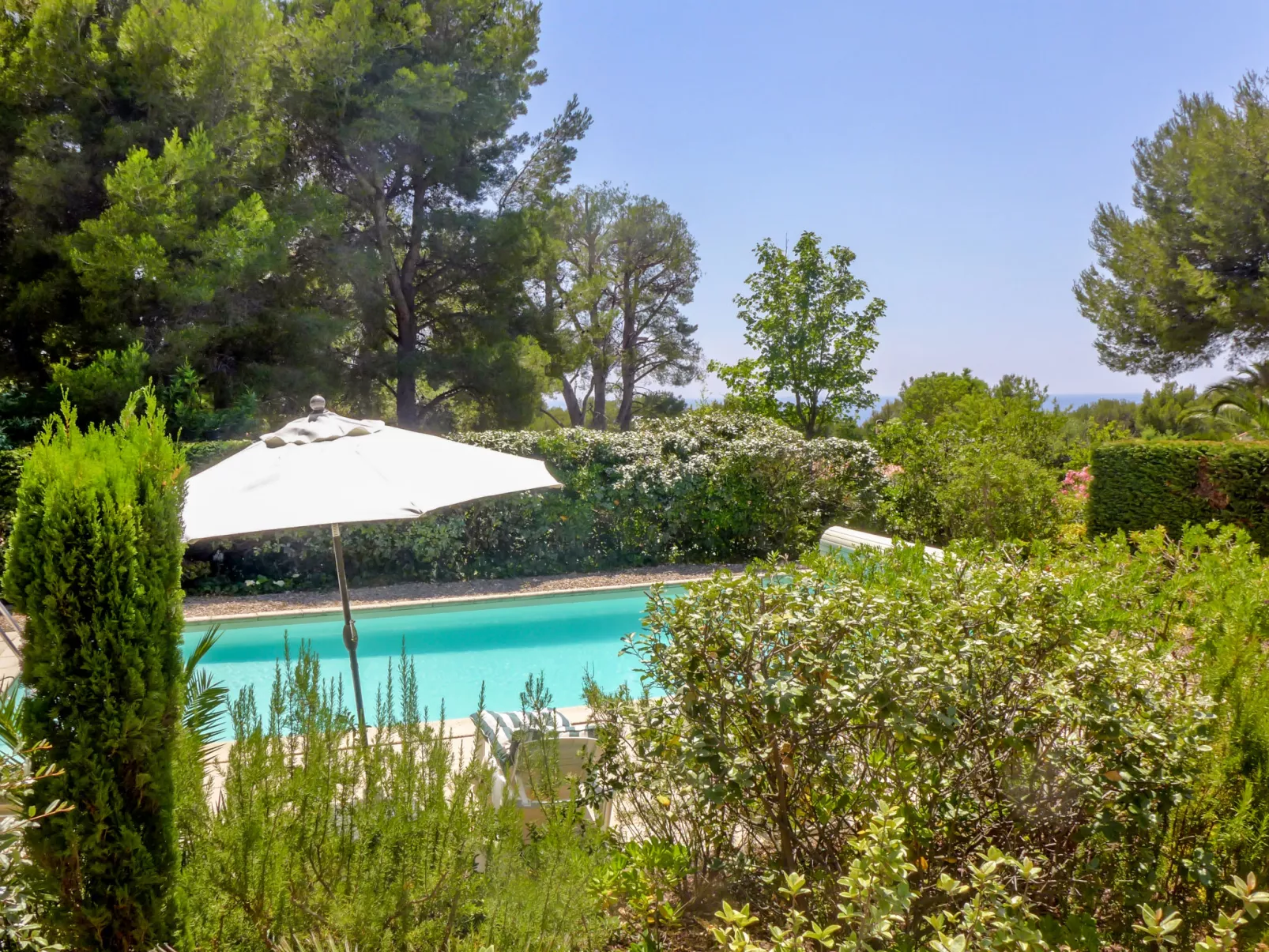 Domaine Port d'Alon-Outside
