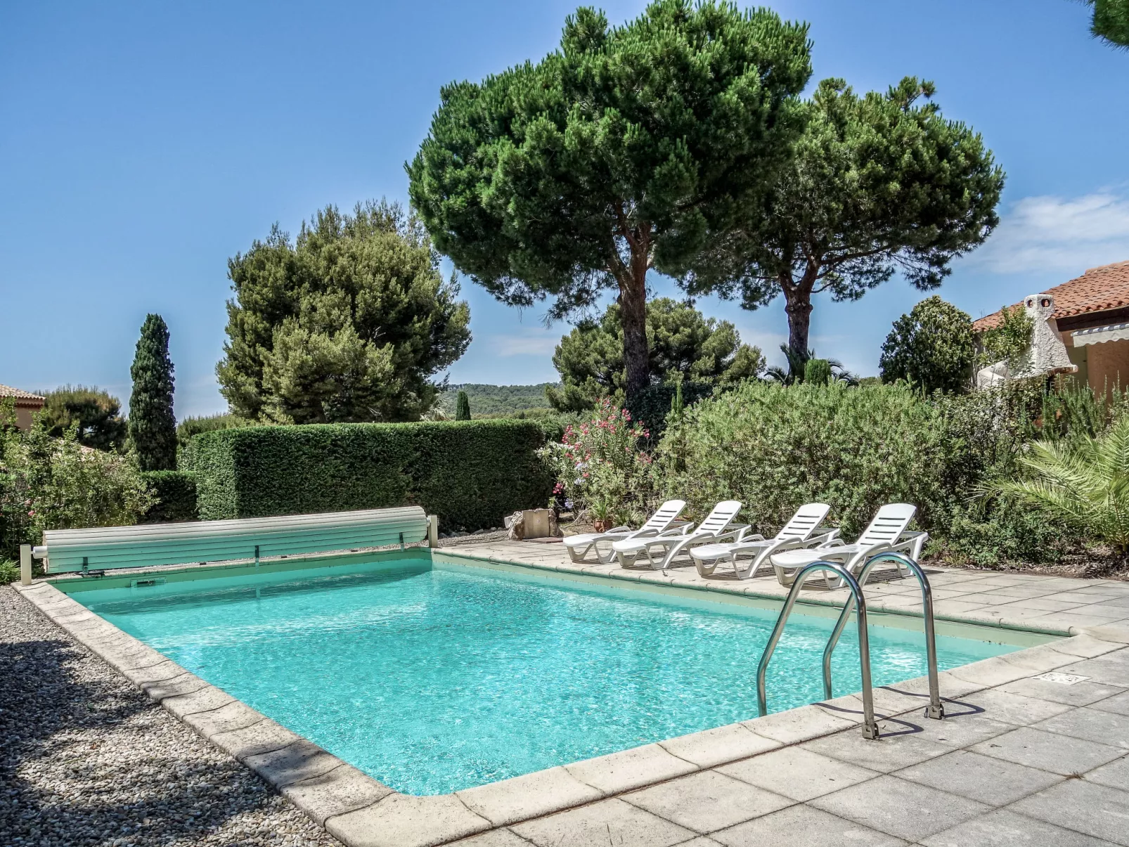 Domaine Port d'Alon-Outside