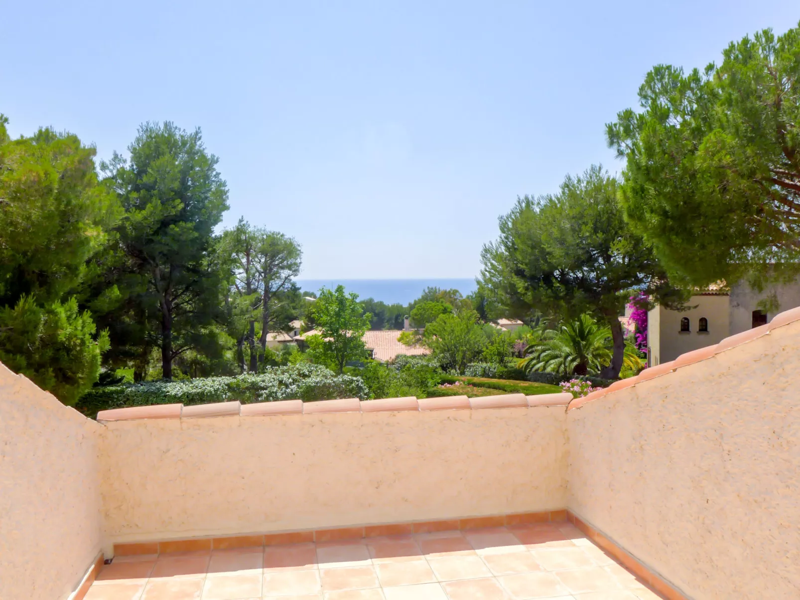 Domaine Port d'Alon-Outside