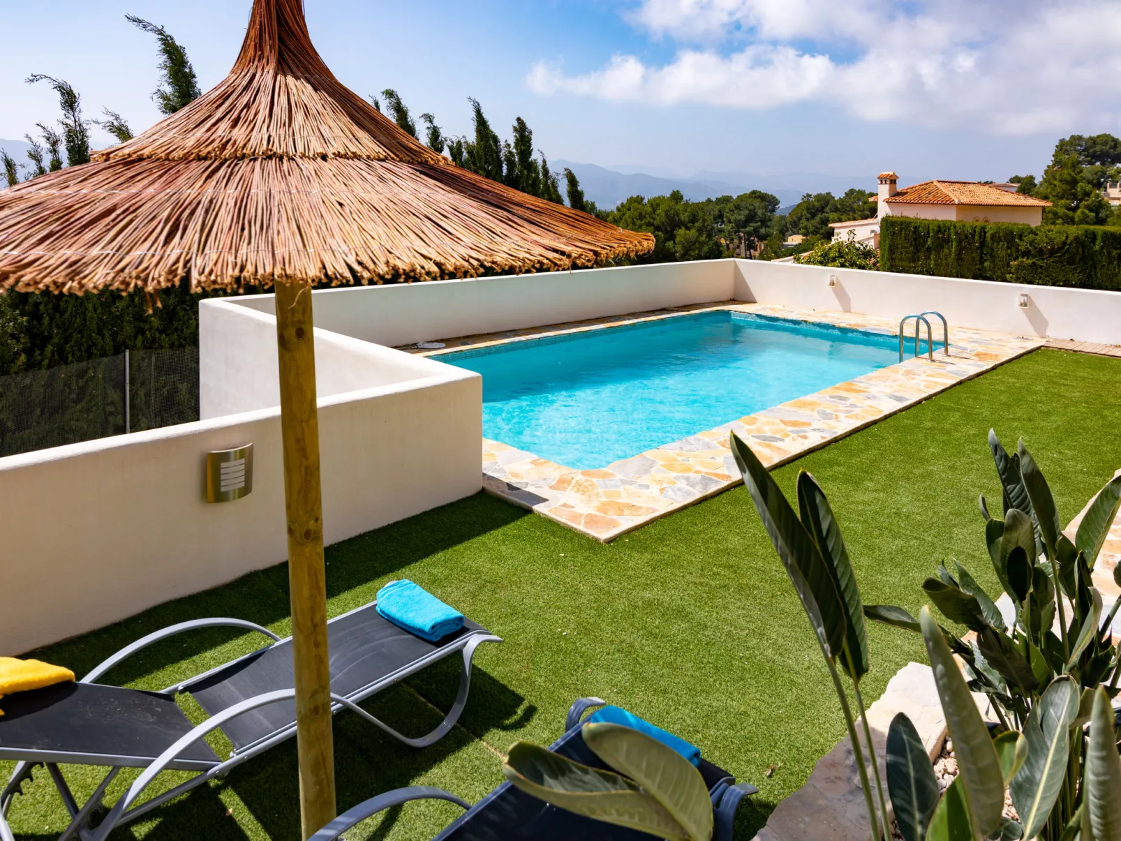 Villa El Camino-Outside