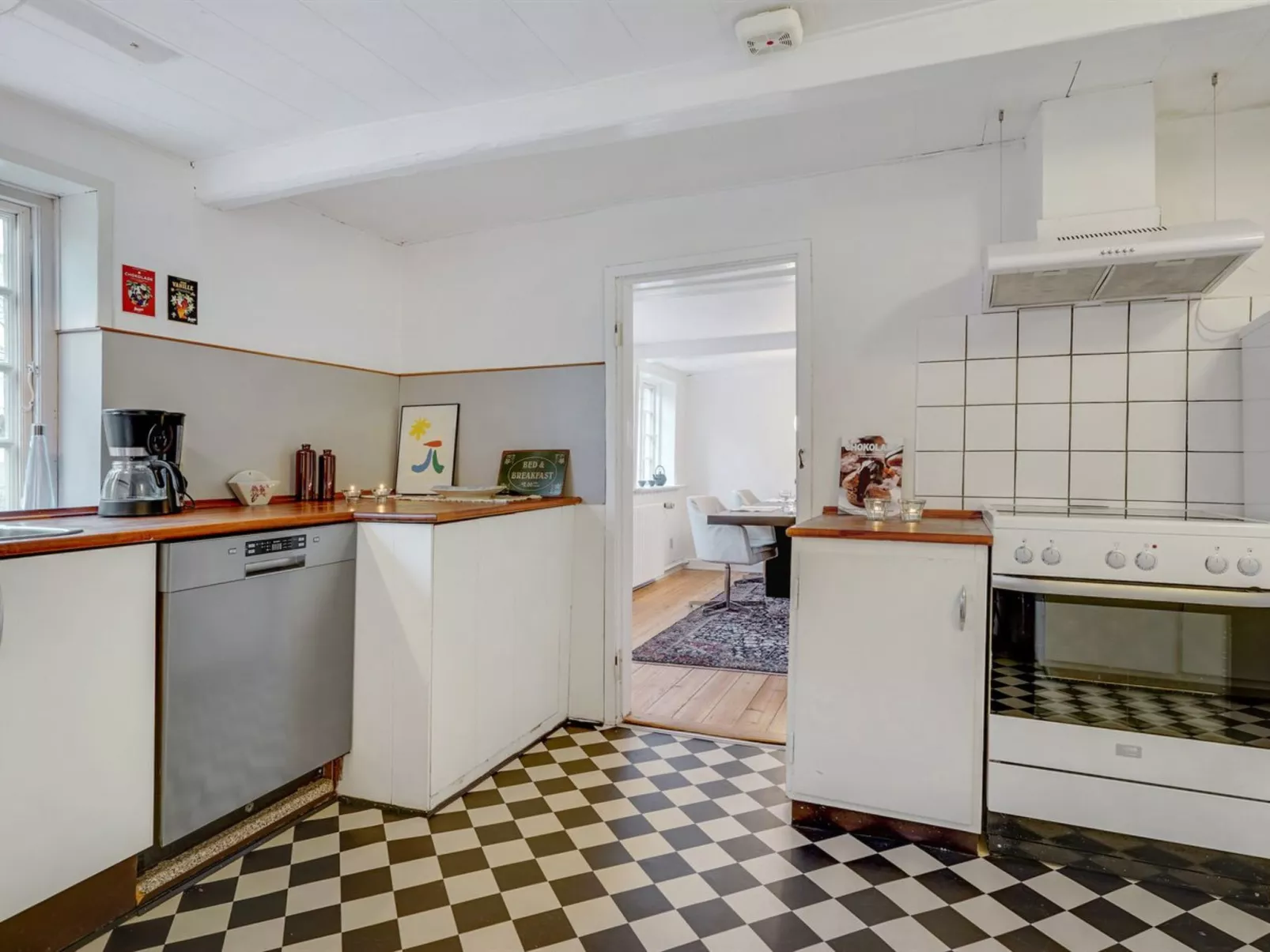 "Ilsa" - 9.8km from the sea-Inside
