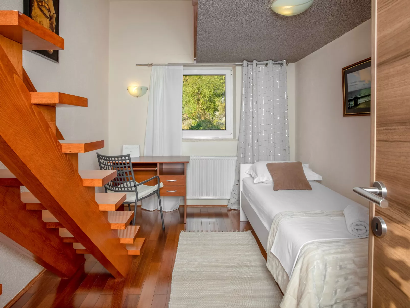 Senj-Inside