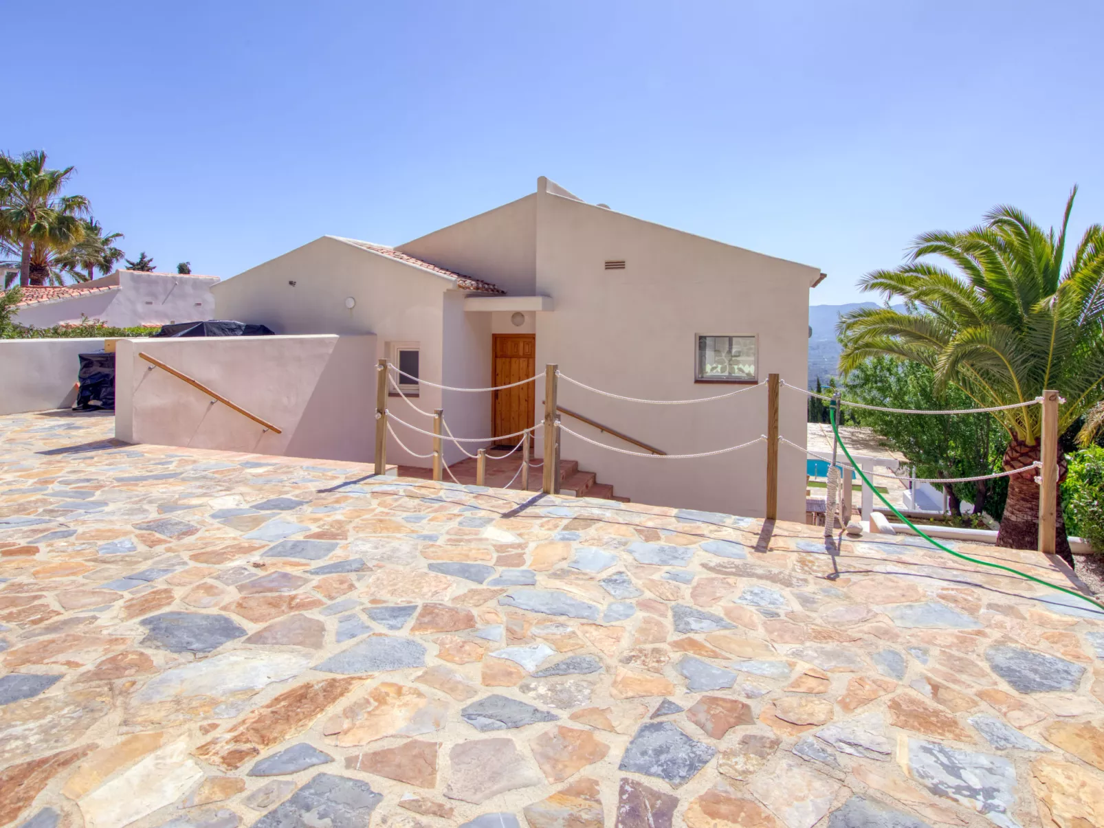 Villa El Camino-Outside