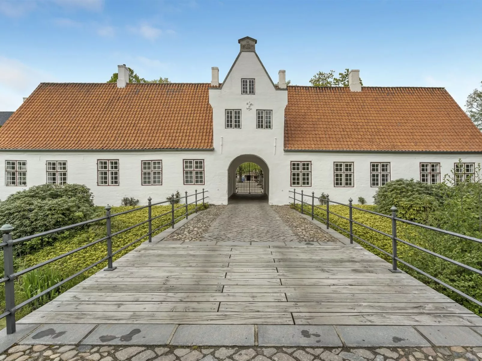 "Ilsa" - 9.8km from the sea-Outside