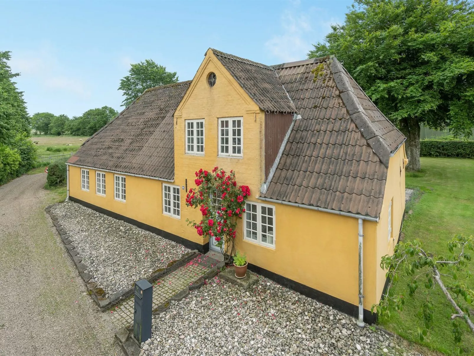 "Ilsa" - 9.8km from the sea-Outside