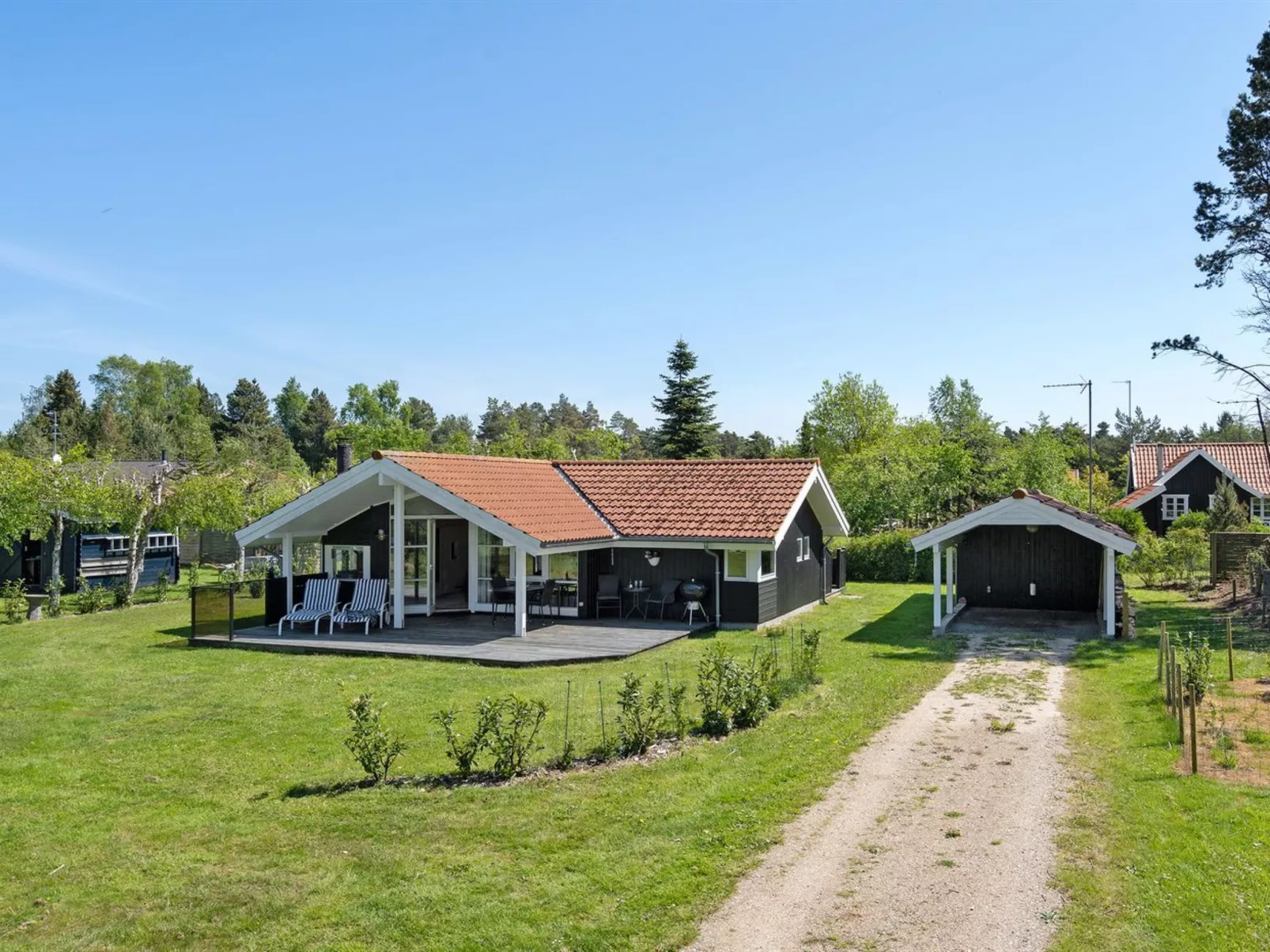 "Brynhild" - 400m from the sea-Outside