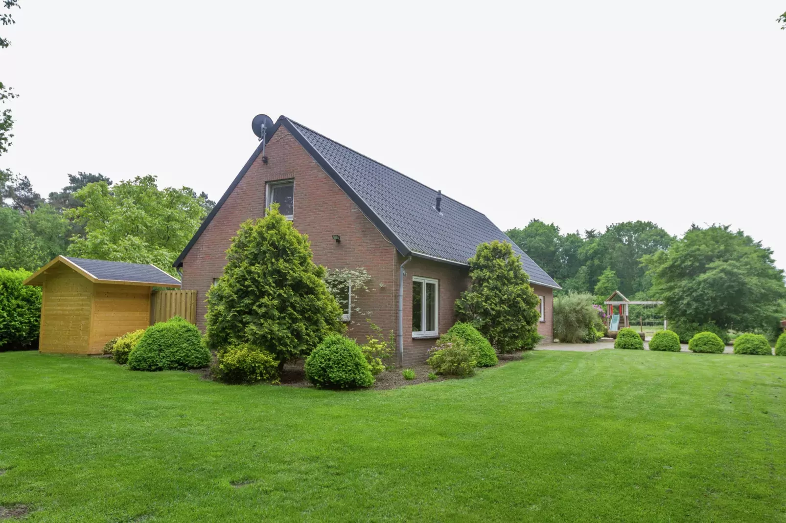 De Lansert-Exterior summer