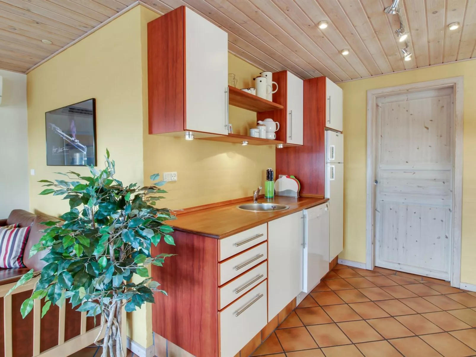 "Brigida" - 500m from the sea-Inside
