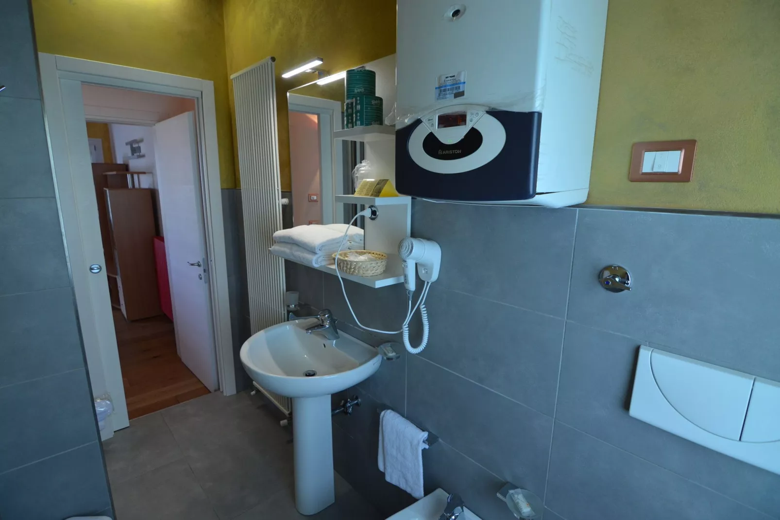 Oasi Bianca-Bathroom
