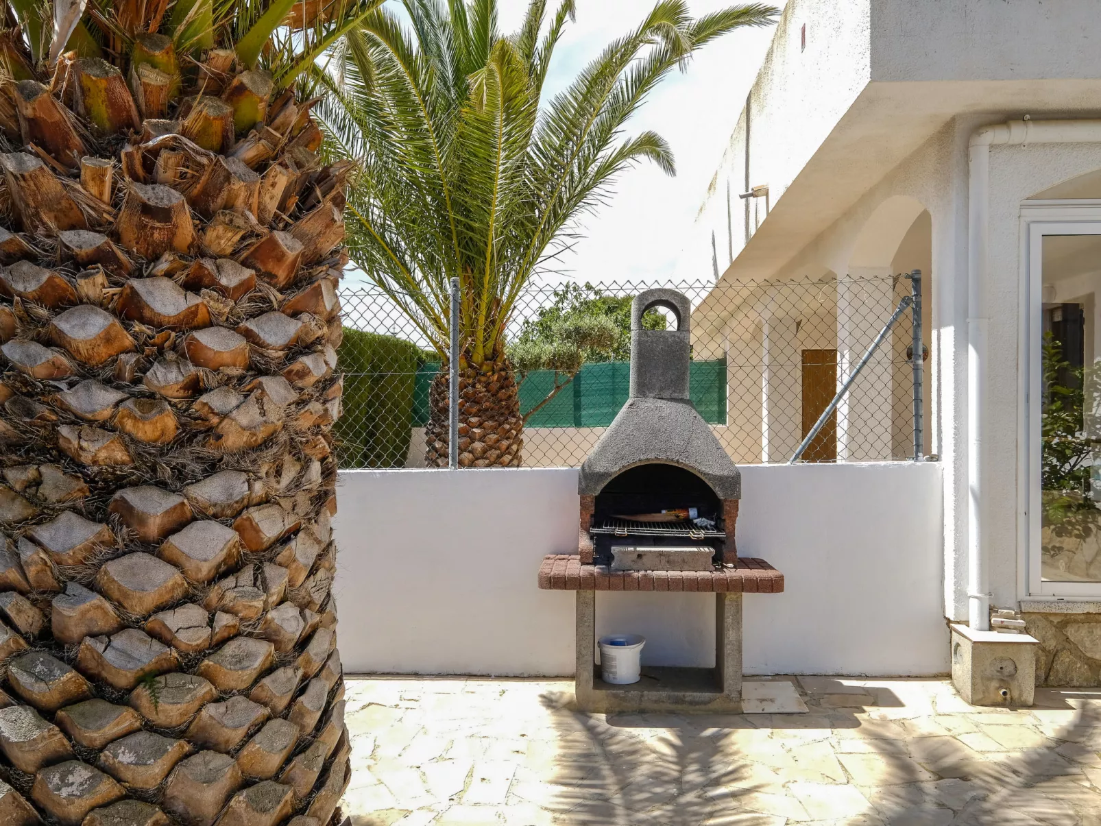 Villa Dorada-Outside