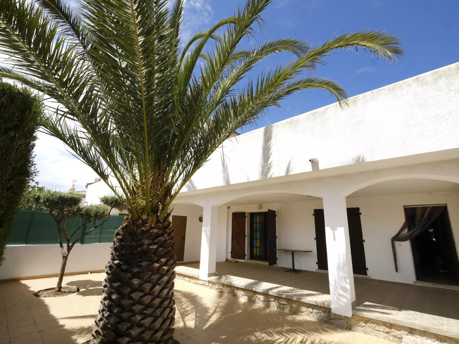 Villa Dorada-Outside