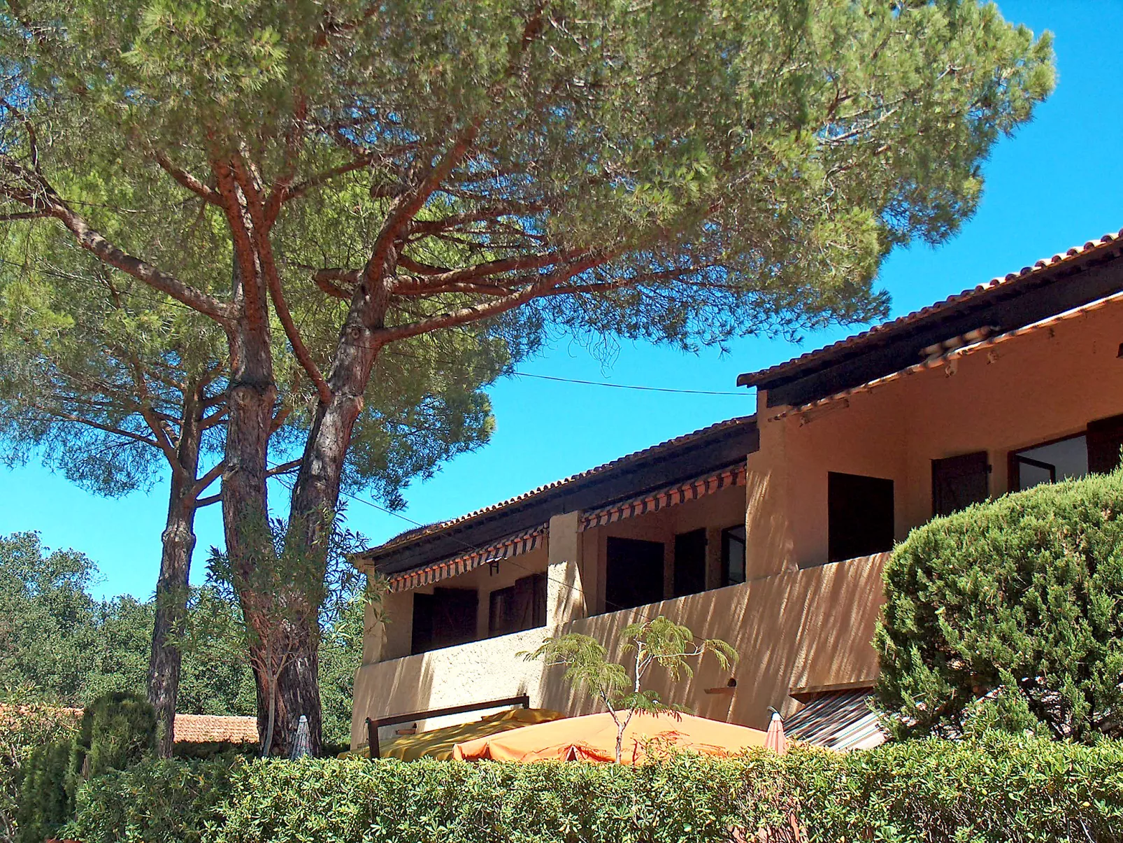 Gigaro Plage-Outside