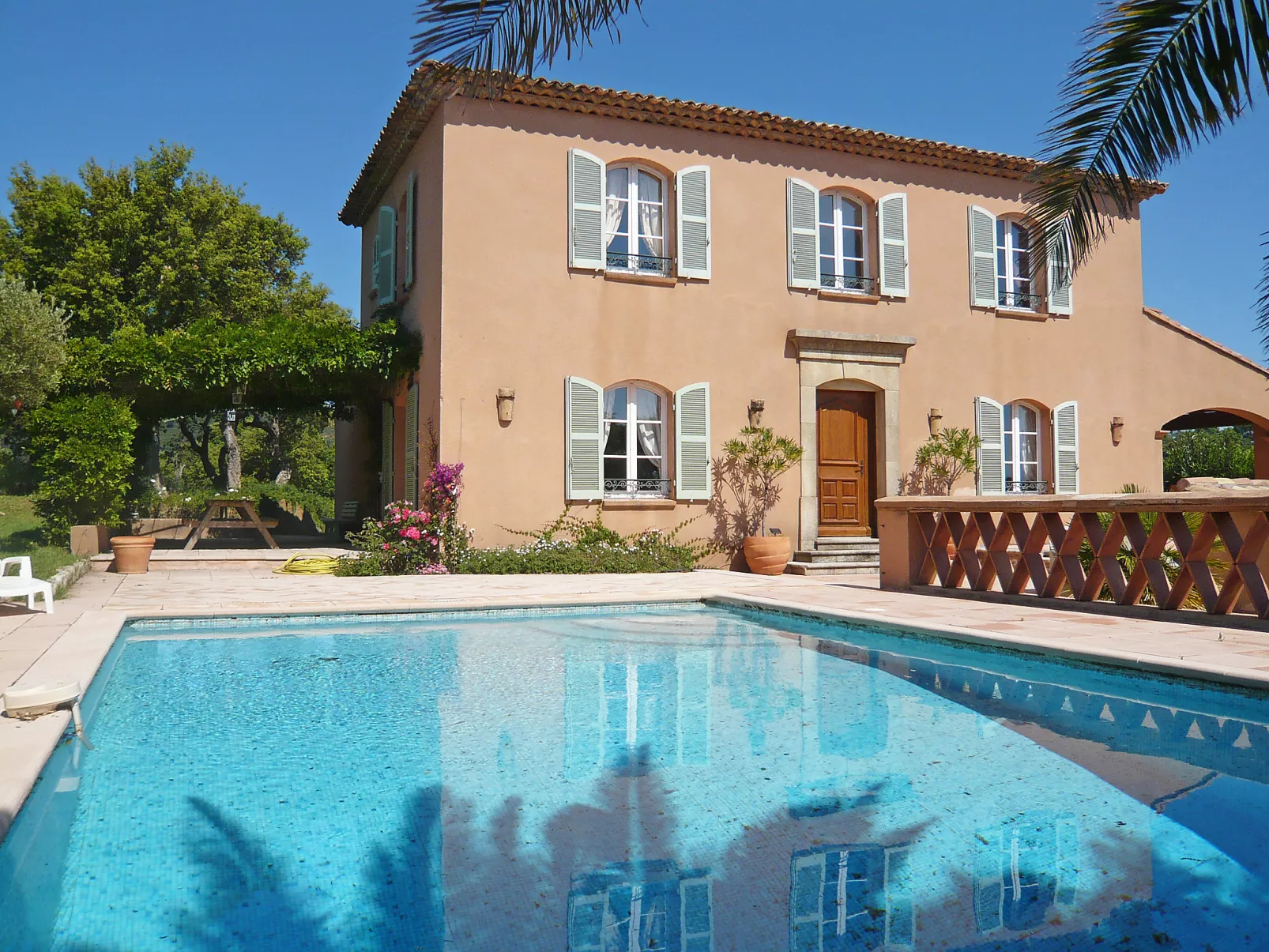  La Bastide Rose-Outside