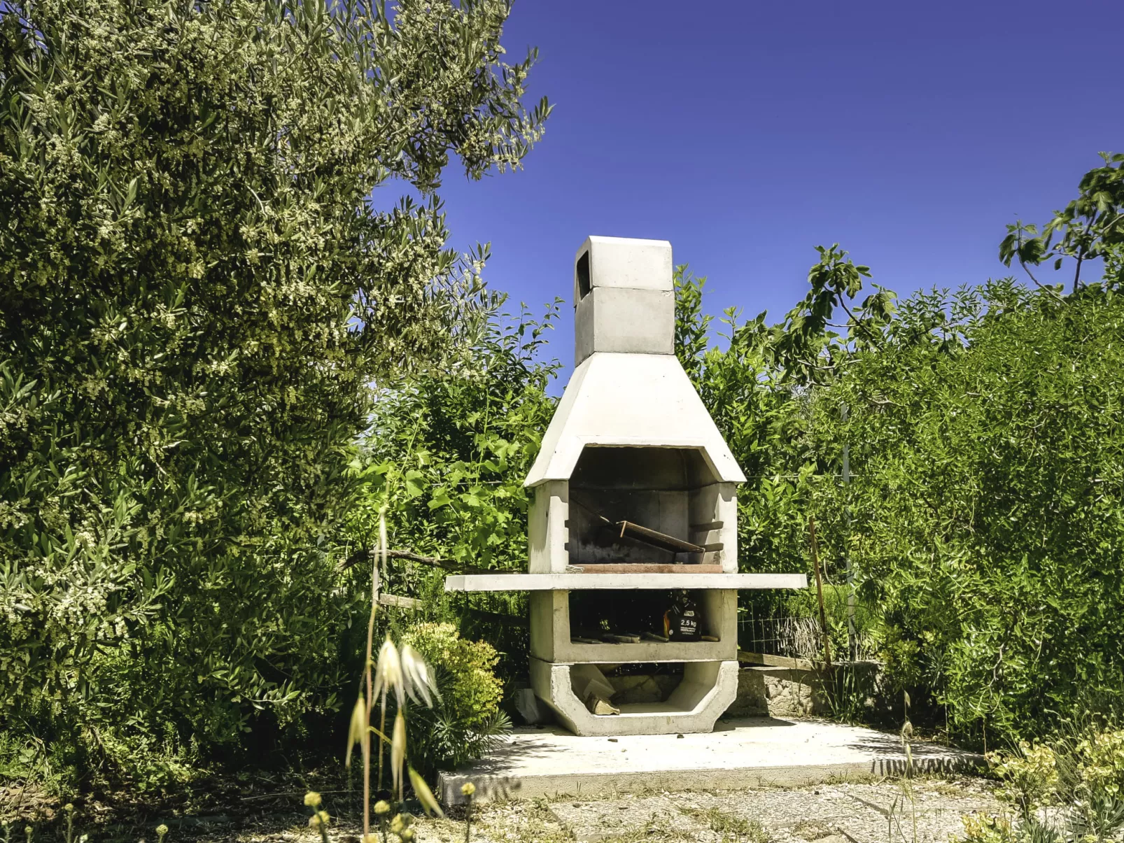 Mihotić-Outside
