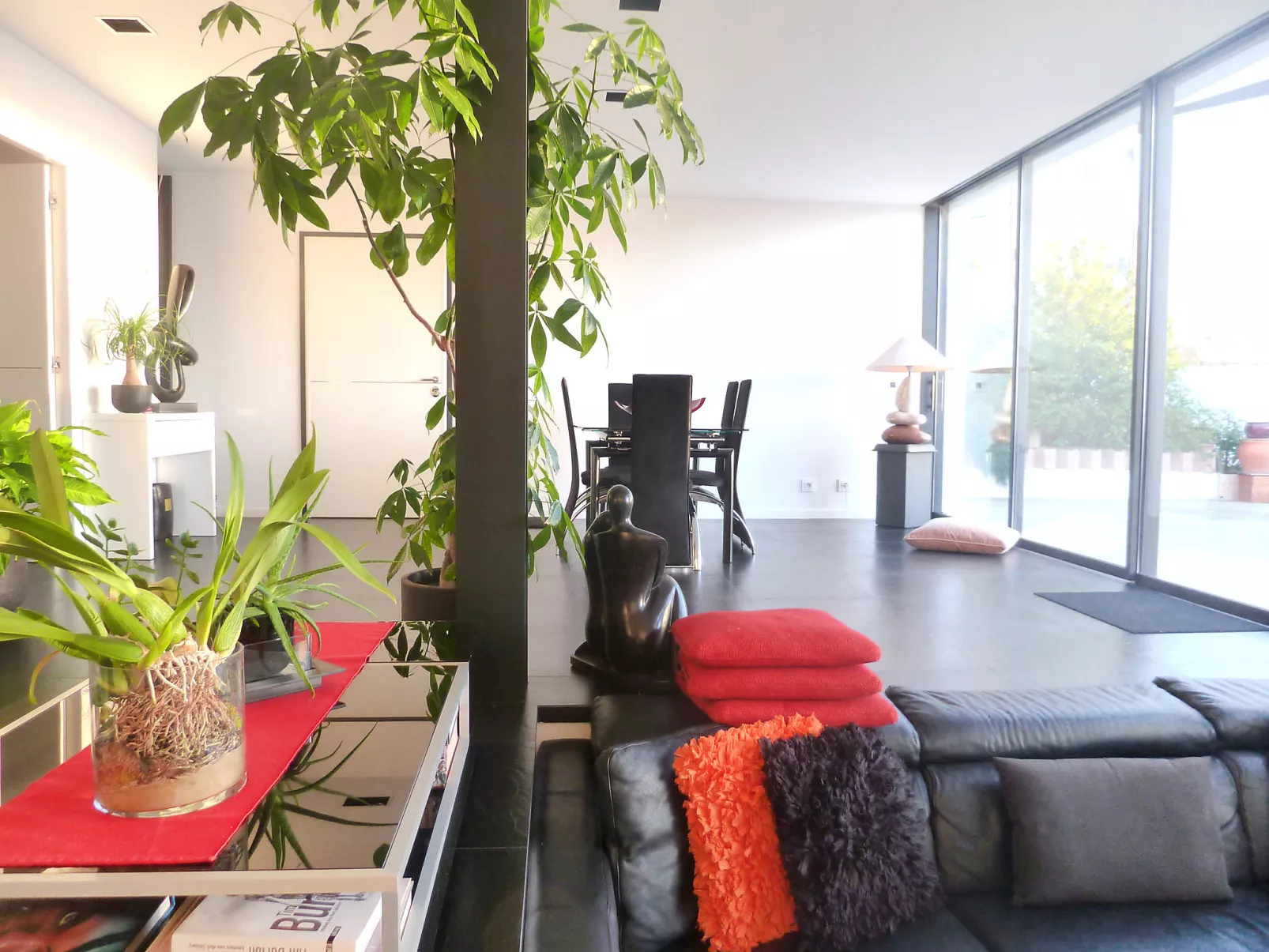 Les Oliviers-Drinnen