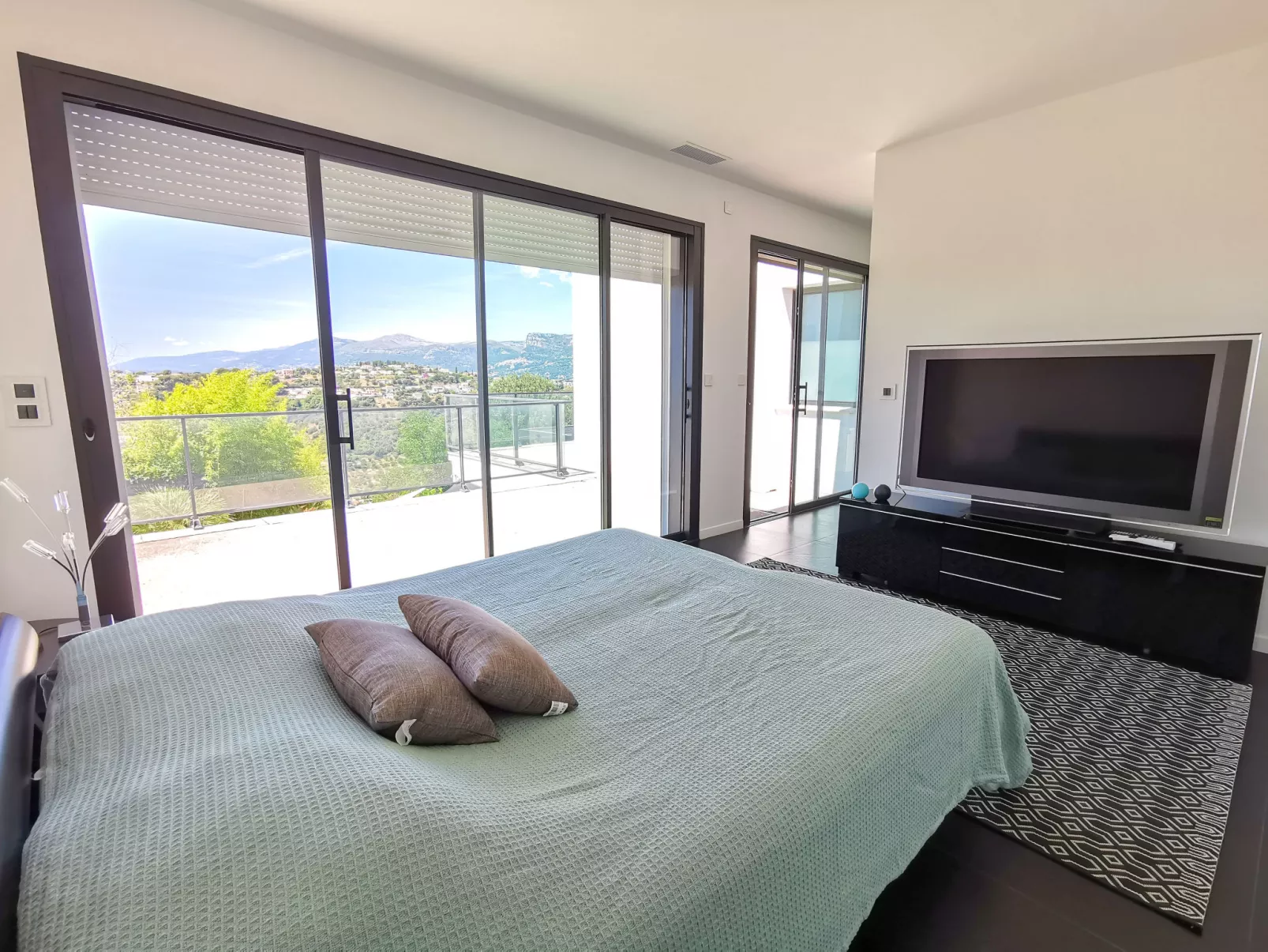 Les Oliviers-Drinnen